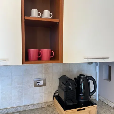 La Casa Ai Laghetti Апартаменты *